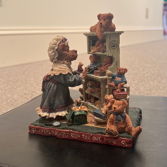 Boyds Bears Other - Boyd’s Bears & Friends “The Bearstone Collection” Ms. Needsemall… LE #3277/5000